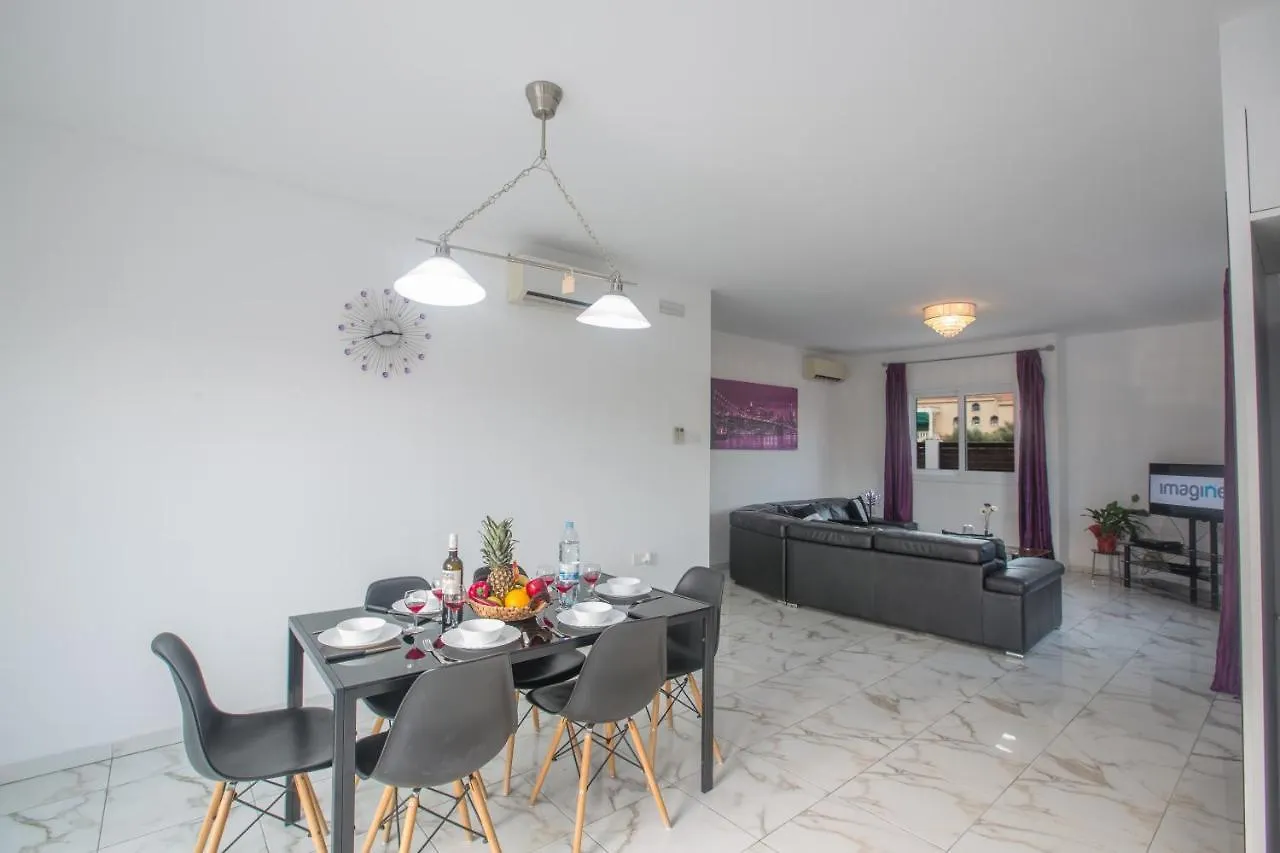 Broadway Villas Protaras 0*,